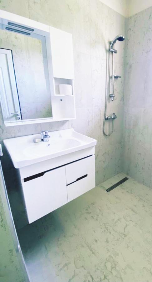 Lemons&Olives Rooms Himare Bagian luar foto