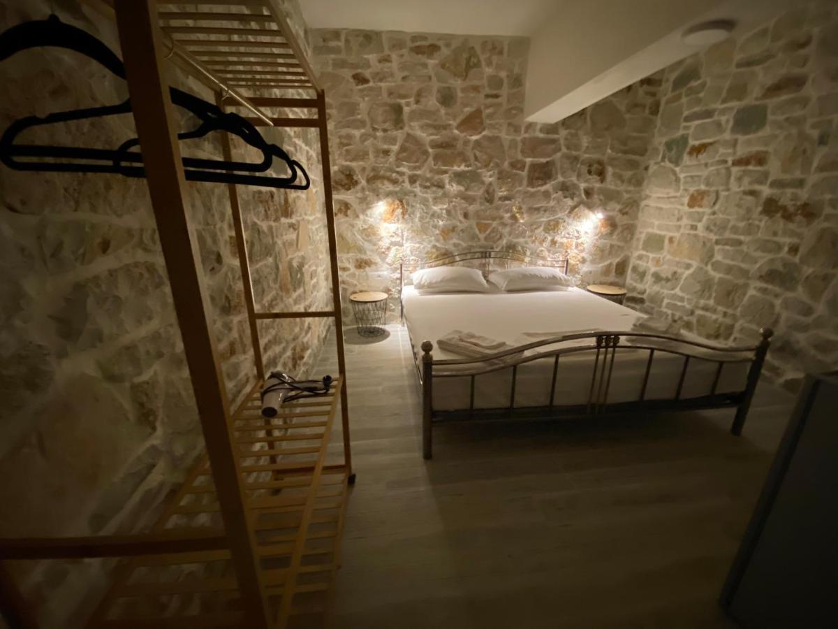 Lemons&Olives Rooms Himare Bagian luar foto
